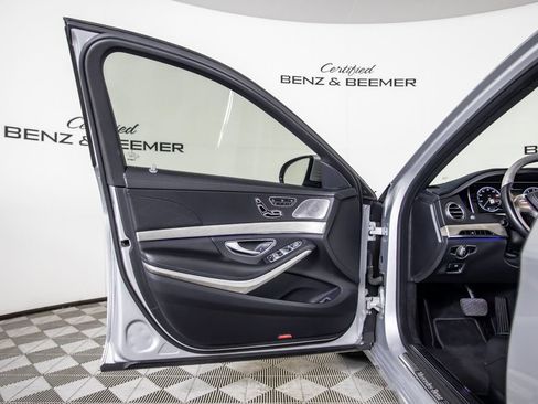 Used 2015 Mercedes-Benz S 550 Sedan image 17
