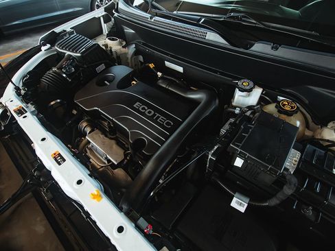 Used 2018 Chevrolet Equinox LS image 27