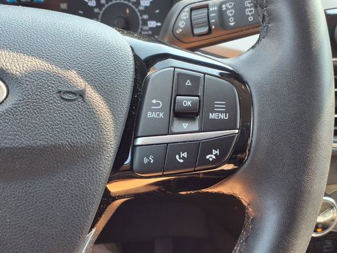 Used 2022 Ford Escape SE w/ SE Sport Appearance Package FWD image 17