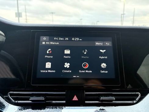 Used 2022 Kia Niro LXS image 16