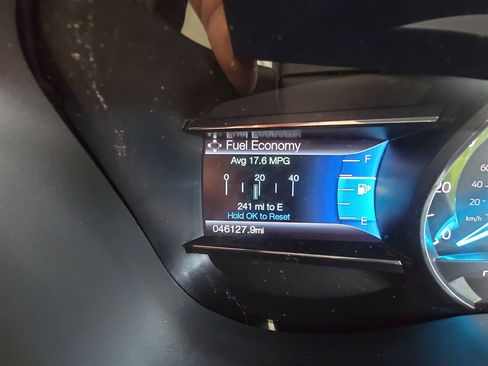 Used 2017 Ford Explorer XLT w/ Equipment Group 202A AWD/4WD image 12