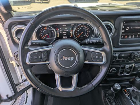 Used 2020 Jeep Wrangler Unlimited Sahara AWD/4WD image 18