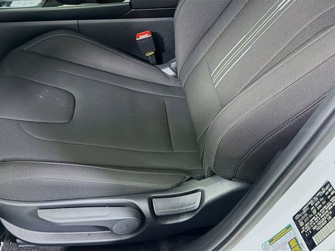 Used 2024 Hyundai Elantra SEL w/ Convenience Package image 23