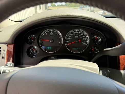 Used 2013 Chevrolet Silverado 2500 LTZ w/ LTZ Plus Package AWD/4WD image 21