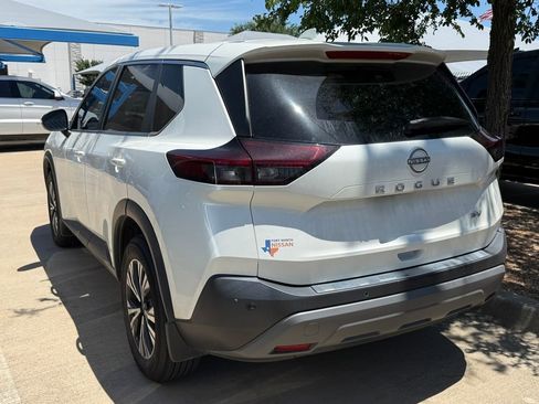 Used 2022 Nissan Rogue SV FWD image 6