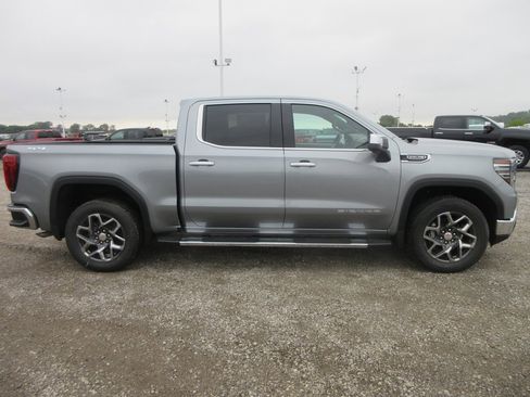 New 2026 GMC Sierra 1500 SLT w/ SLT Premium Package image 3