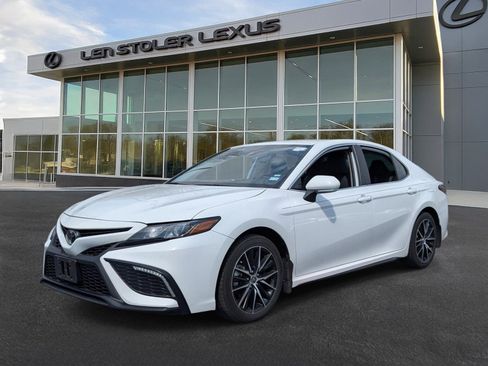 Used 2024 Toyota Camry SE image 7