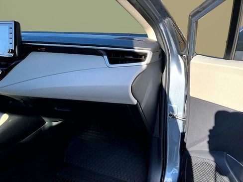 Used 2022 Toyota Corolla LE image 18