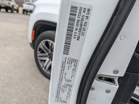 Used 2024 Jeep Wagoneer Series II w/ Flexible Seating Group image 38