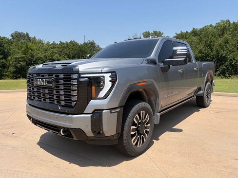 Used 2025 GMC Sierra 2500 Denali Ultimate AWD/4WD image 1