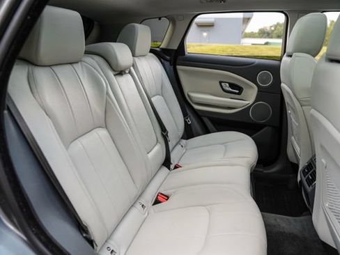 Used 2018 Land Rover Range Rover Evoque SE Premium AWD/4WD image 32