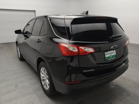 Used 2019 Chevrolet Equinox LS FWD image 5
