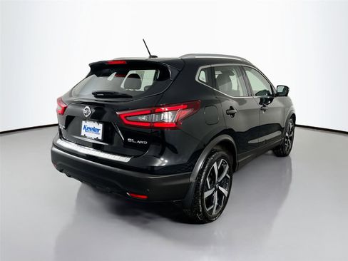Used 2022 Nissan Rogue Sport SL w/ Premium Package image 6