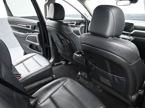Used 2025 Kia Telluride S FWD image 22