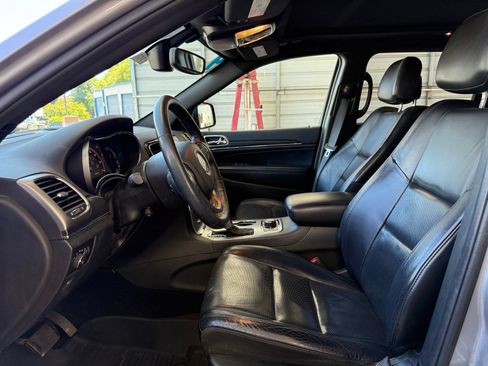 Used 2019 Jeep Grand Cherokee Limited w/ Luxury Group II AWD/4WD image 12