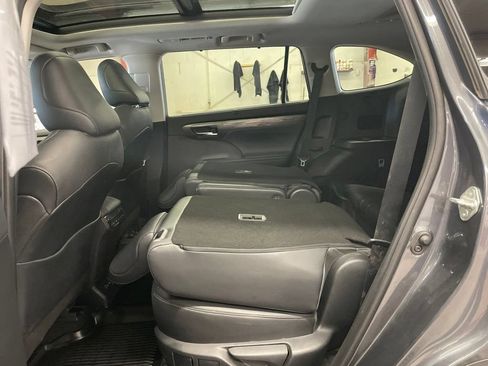 Used 2020 Toyota Highlander Platinum AWD/4WD image 27