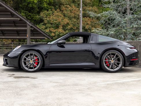 Certified 2024 Porsche 911 Targa 4S w/ Premium Package AWD/4WD image 2