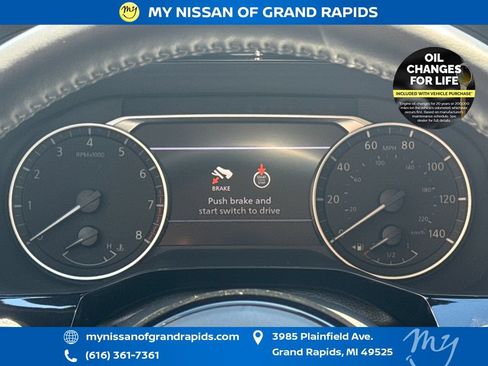 Used 2025 Nissan Pathfinder SL AWD/4WD image 18