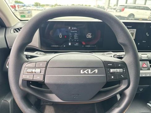 Used 2025 Kia K4 FWD image 25