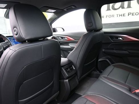 Used 2024 Chevrolet Equinox EV RS FWD image 23