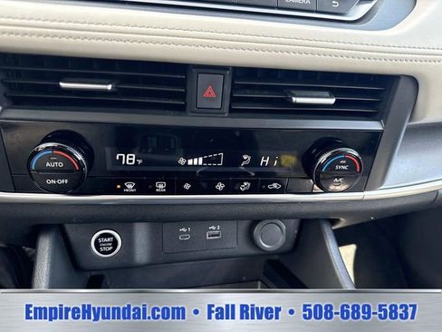 Used 2023 Nissan Rogue SV AWD/4WD image 23