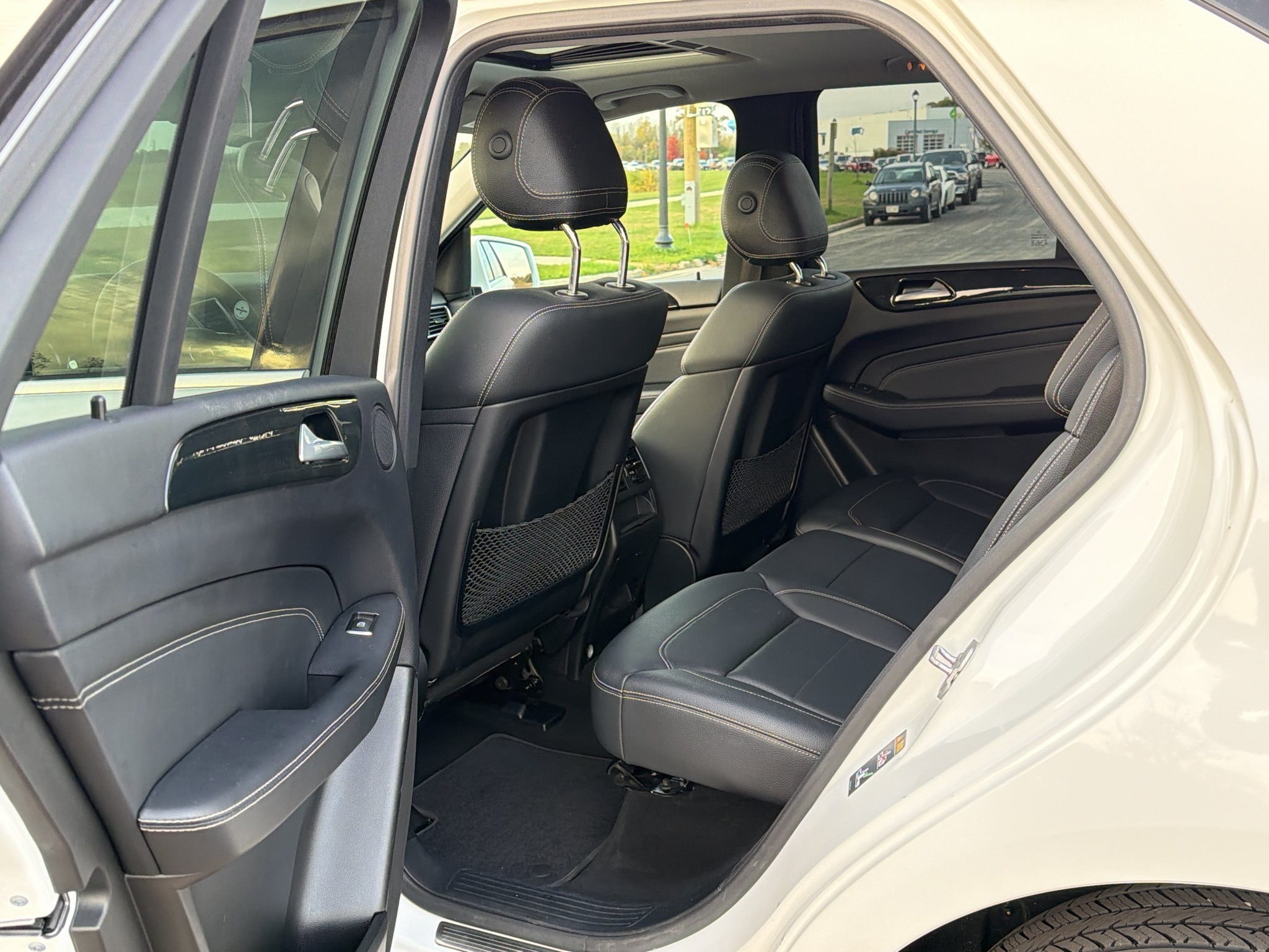 Used 2015 Mercedes-Benz ML 350 4MATIC image 34