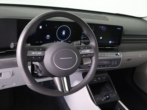 Used 2025 Hyundai Kona SEL FWD image 23