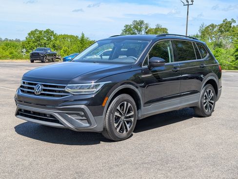 Used 2023 Volkswagen Tiguan S image 5
