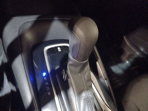 Used 2022 Toyota Corolla LE image 20