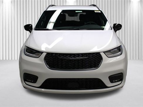 New 2026 Chrysler Pacifica Select w/ S Appearance Package image 37