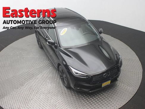 Used 2022 INFINITI QX50 Luxe w/ Appearance Package AWD/4WD image 3