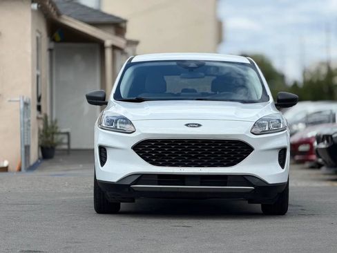 Used 2022 Ford Escape SE FWD image 3