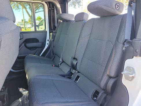 New 2026 Jeep Gladiator Sport image 7