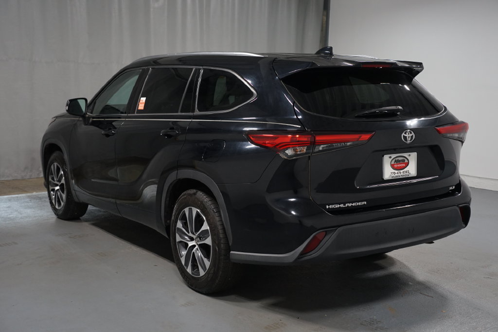 Used 2020 Toyota Highlander XLE FWD image 6