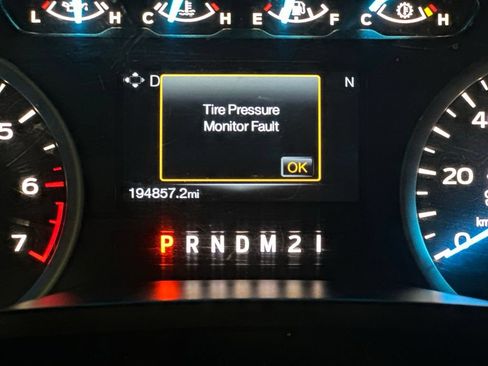 Used 2015 Ford F150 XLT w/ Equipment Group 302A Luxury AWD/4WD image 5