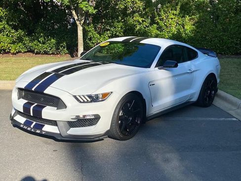 Used 2019 Ford Mustang Shelby GT350 w/ Technology Package RWD image 3