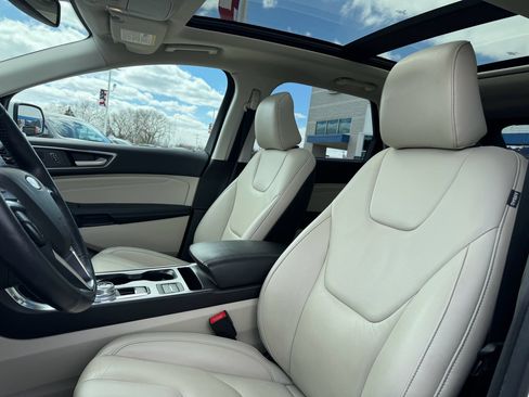 Used 2022 Ford Edge Titanium w/ Class II Trailer Tow Package image 27