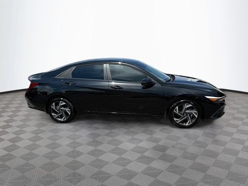 Used 2025 Hyundai Elantra Sport FWD image 5