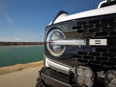 Used 2023 Ford Bronco Badlands w/ Sasquatch Package AWD/4WD image 14
