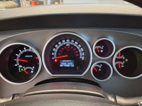 Used 2015 Toyota Sequoia Platinum image 12