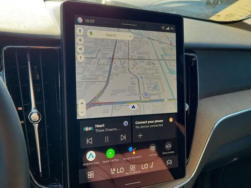 New 2026 Volvo XC60 B5 Plus w/ Protection Package Premier image 9