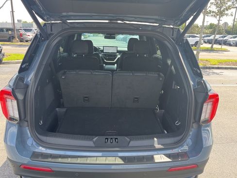Used 2025 Ford Explorer ST image 6