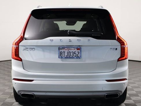 Used 2021 Volvo XC90 T5 Momentum image 5
