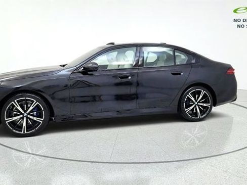 Used 2027 BMW 530i w/ M Sport Package RWD image 4
