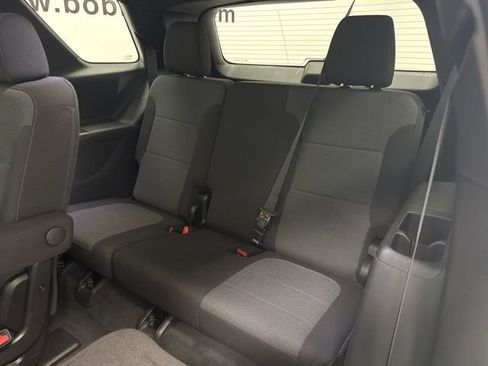 Used 2023 Chevrolet Traverse LT FWD image 26