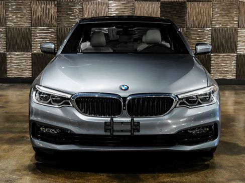 Used 2018 BMW 530i w/ Premium Package RWD image 6