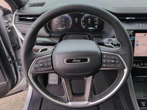 New 2026 Jeep Grand Cherokee L Limited w/ Luxury Tech Group II AWD/4WD image 19