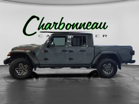 Used 2024 Jeep Gladiator Mojave w/ Convenience Group image 2