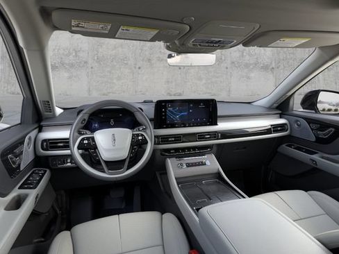 New 2026 Lincoln Aviator Reserve w/ Luxury Package RWD image 9