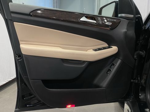 Used 2019 Mercedes-Benz GLS 450 4MATIC image 12